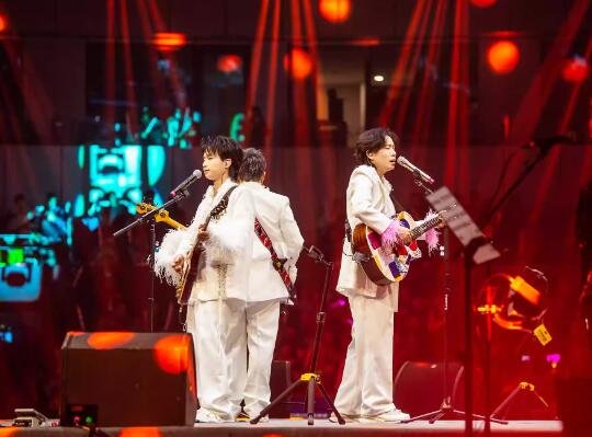圣元元动力精彩之夜-所以少年人2024水木年华演唱会［北京站］-第4张图片-票100