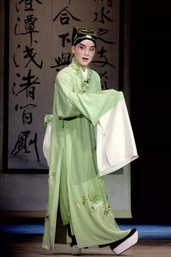 青春版‘牡丹亭’精华本璀璨上演，苏州昆剧魅力征服成都-第3张图片-票100