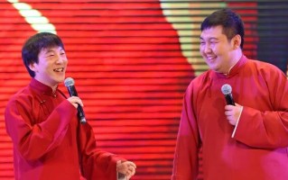 适合春节演出的双人相声,老师的最佳选择